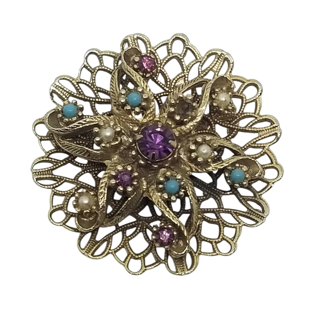 VINTAGE ORNATE FILIGREE DESIGN GOLDTONE & FAUX JEWEL STATEMENT BROOCH